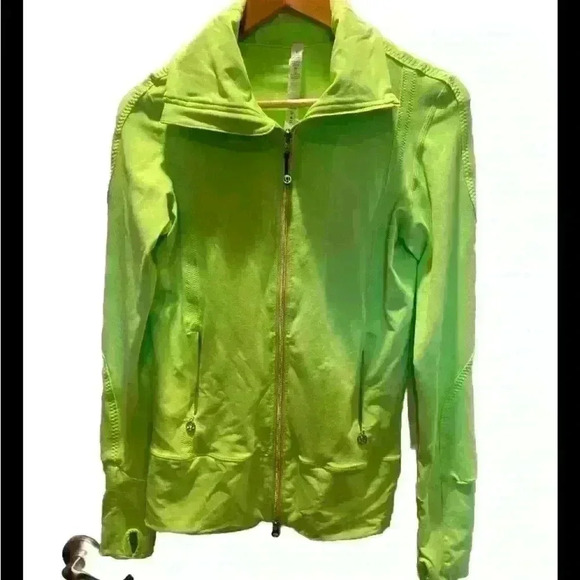 Lululemon Forme Women's *Cuffins Wee Are From Space  Lime Green Jacket Size 8 - Picture 1 of 4